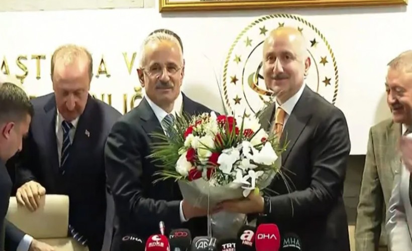 Ulaştırma ve Altyapı Bakanlığı'nda devir teslim yapıldı